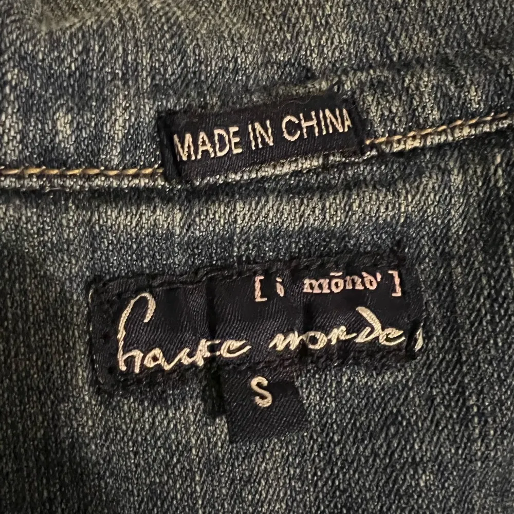 S - Denim Cropped Jacket Butterfly embroidered & rhinestone on the back NWOT - Image 4