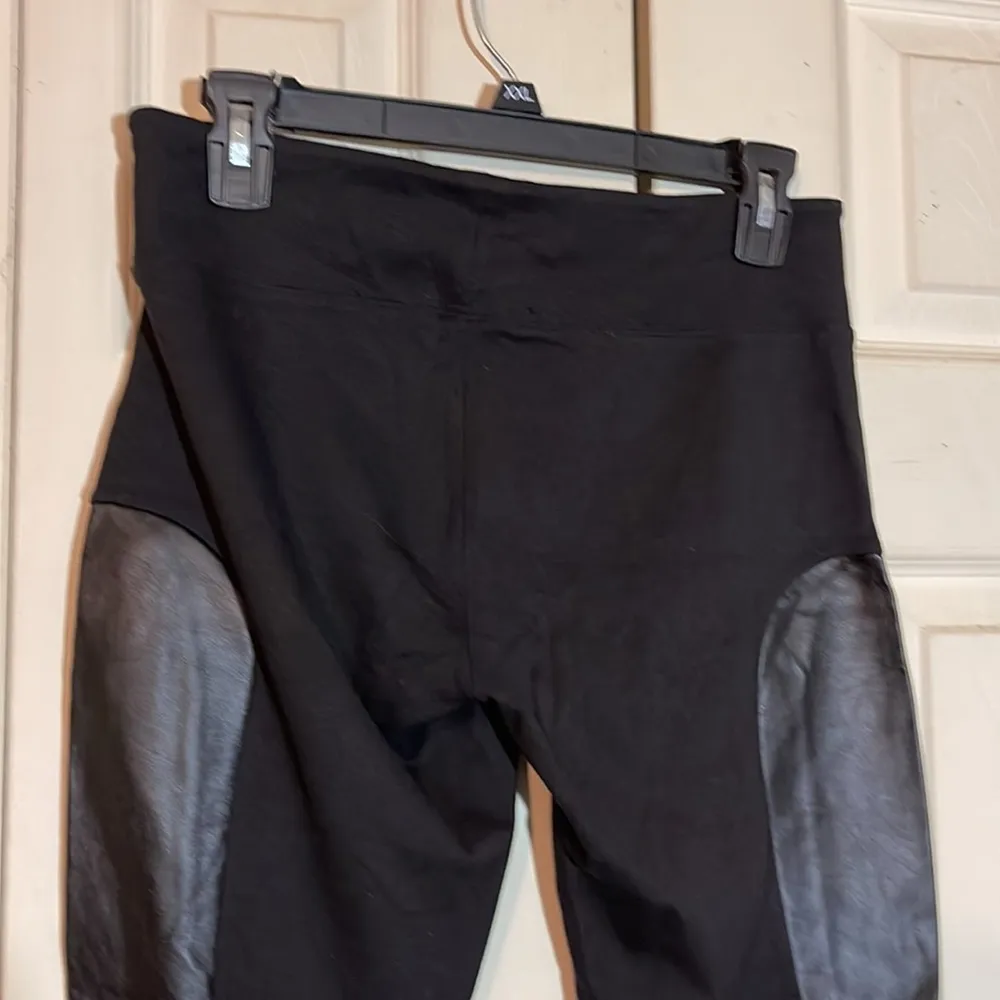 Philosophy Black Leggings Faux Leather Side Panels Small 29 Waist 27 Inseam - Image 8