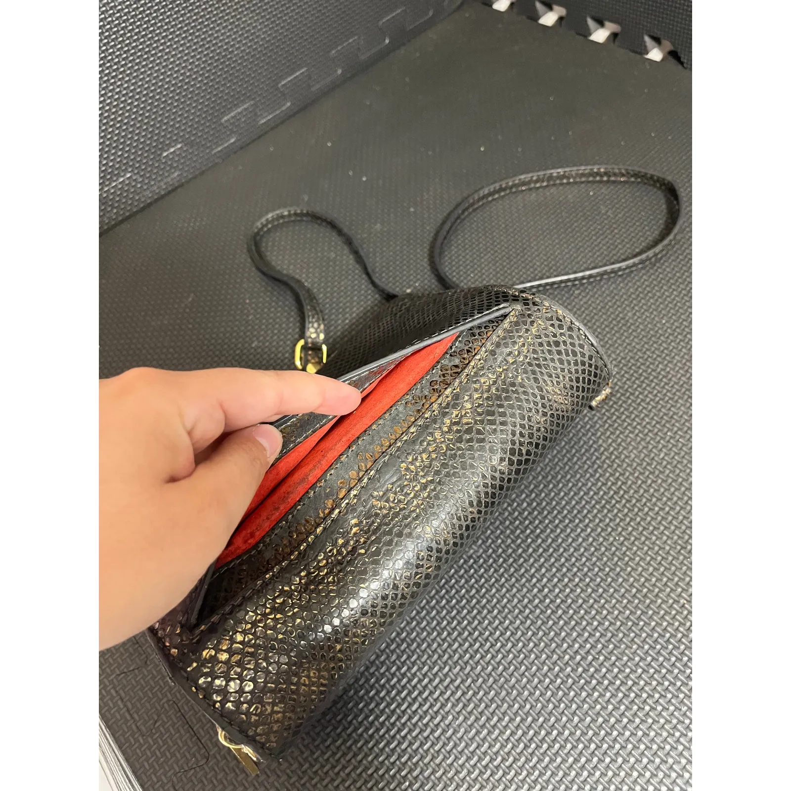 Hammitt Los‎ Angeles Suede Leather Snakeskin Embossed Crossbody Bag Purse - Image 4