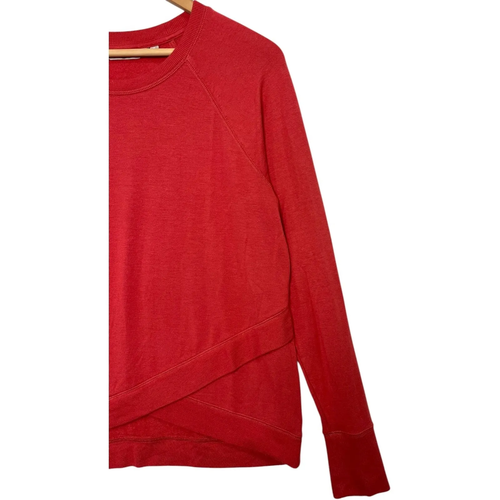 Athleta Sweatshirt Womens Medium Red Asymmetrical Hem Modal Workout Gym Classic - Image 4