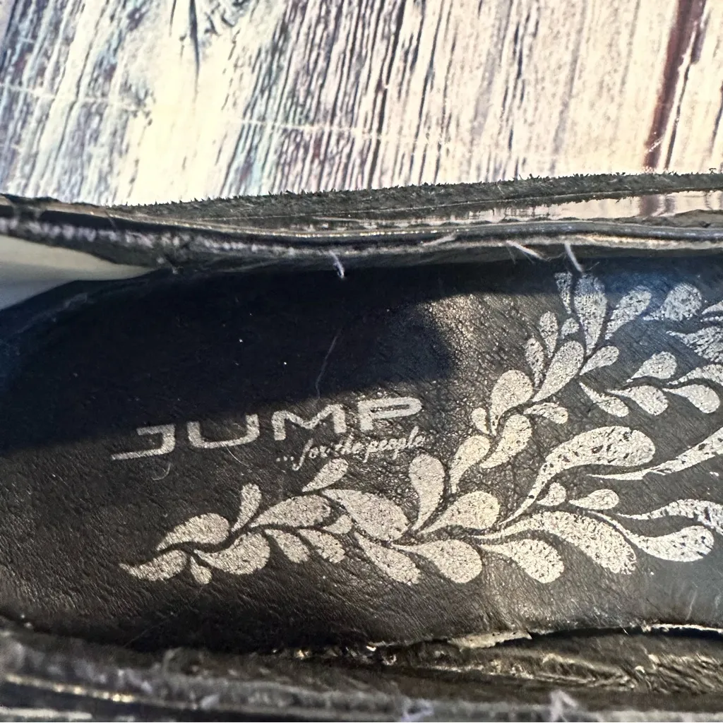 Jump Shiny Black Wedge Shoes Size 8 - Image 5