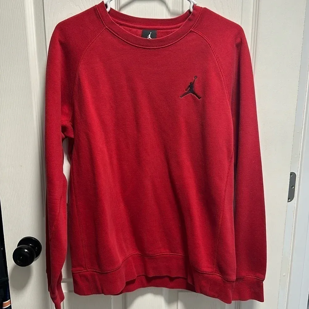 Jordan  red crewneck pullover - Image 3