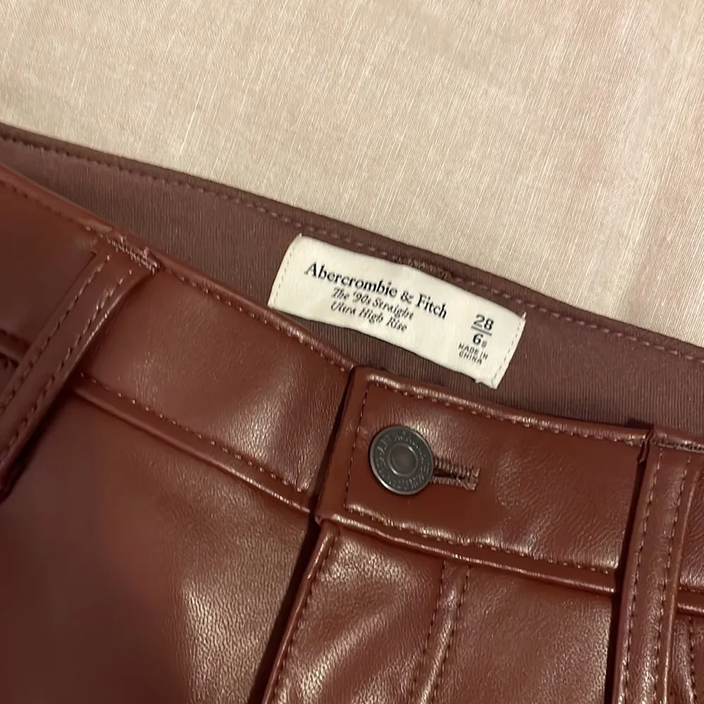 NWT // A&F Curve love leather 90’s straight leg pant - dark brown - Image 8