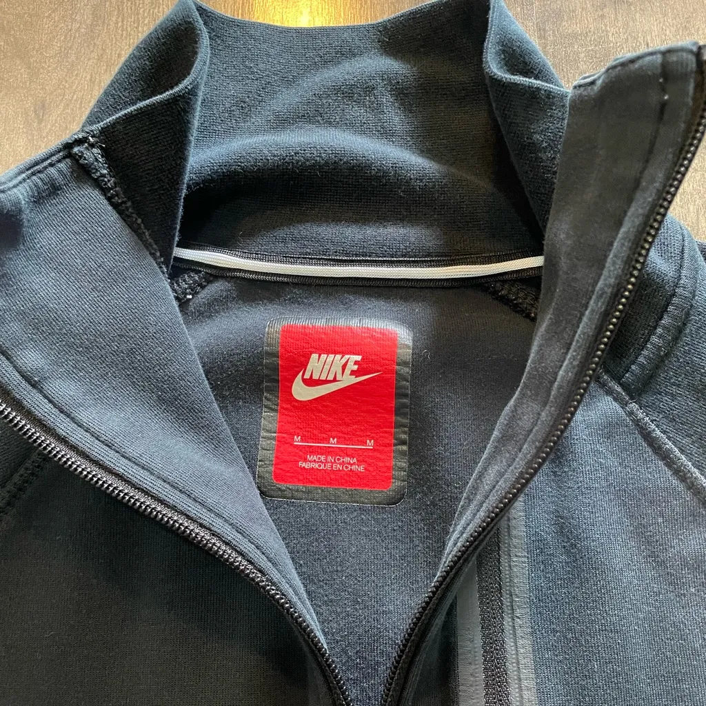 Nike Tech Fleece Sweatshirt - Image 2