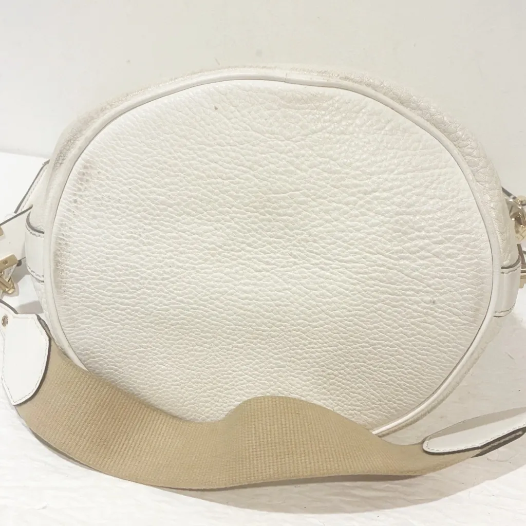Michael Kors White Pebbled Leather Brooke Medium Bucket Messenger Bag - Image 3