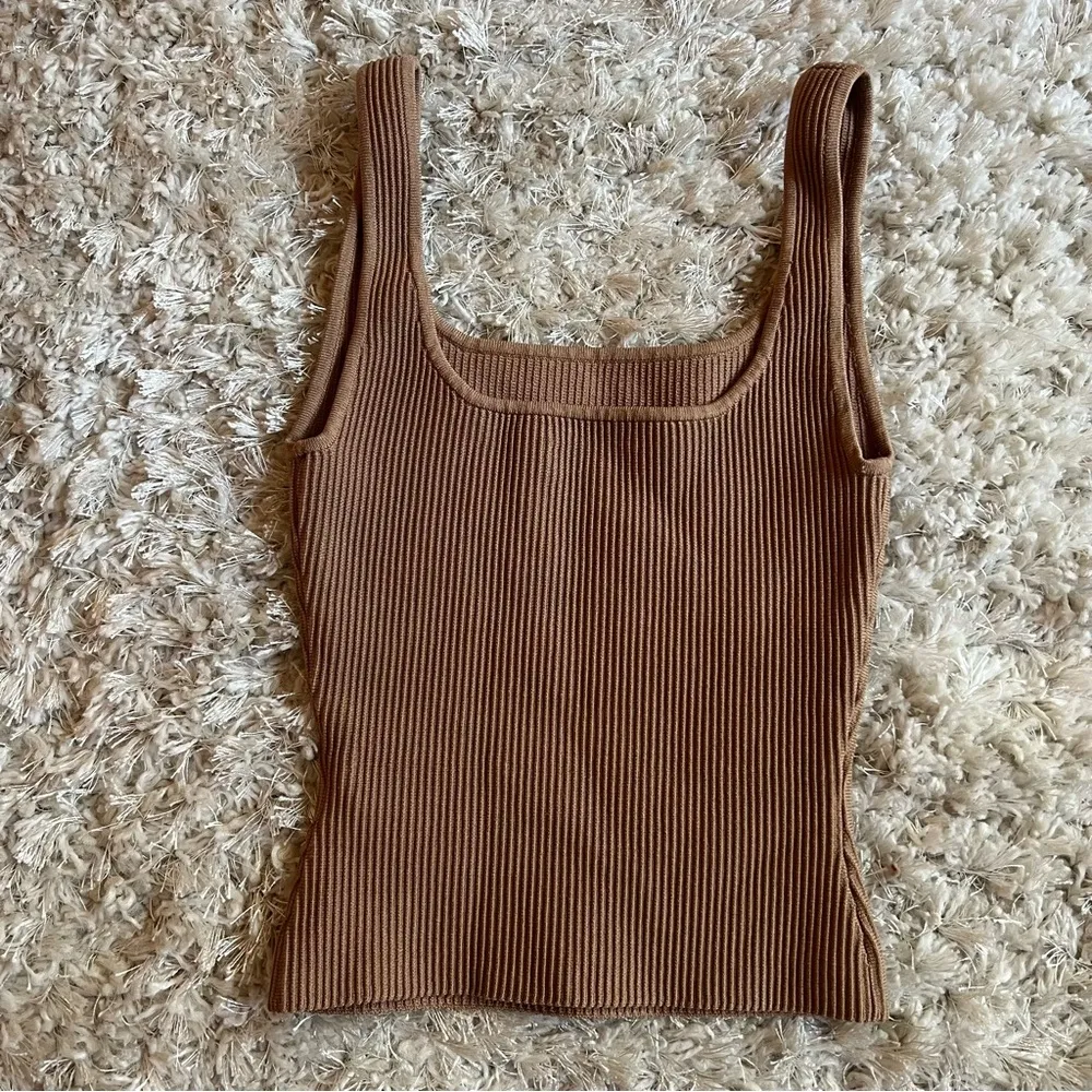Babaton Sculpt Knit Squareneck Tank Top in Constant Camel Size XS - Image 7