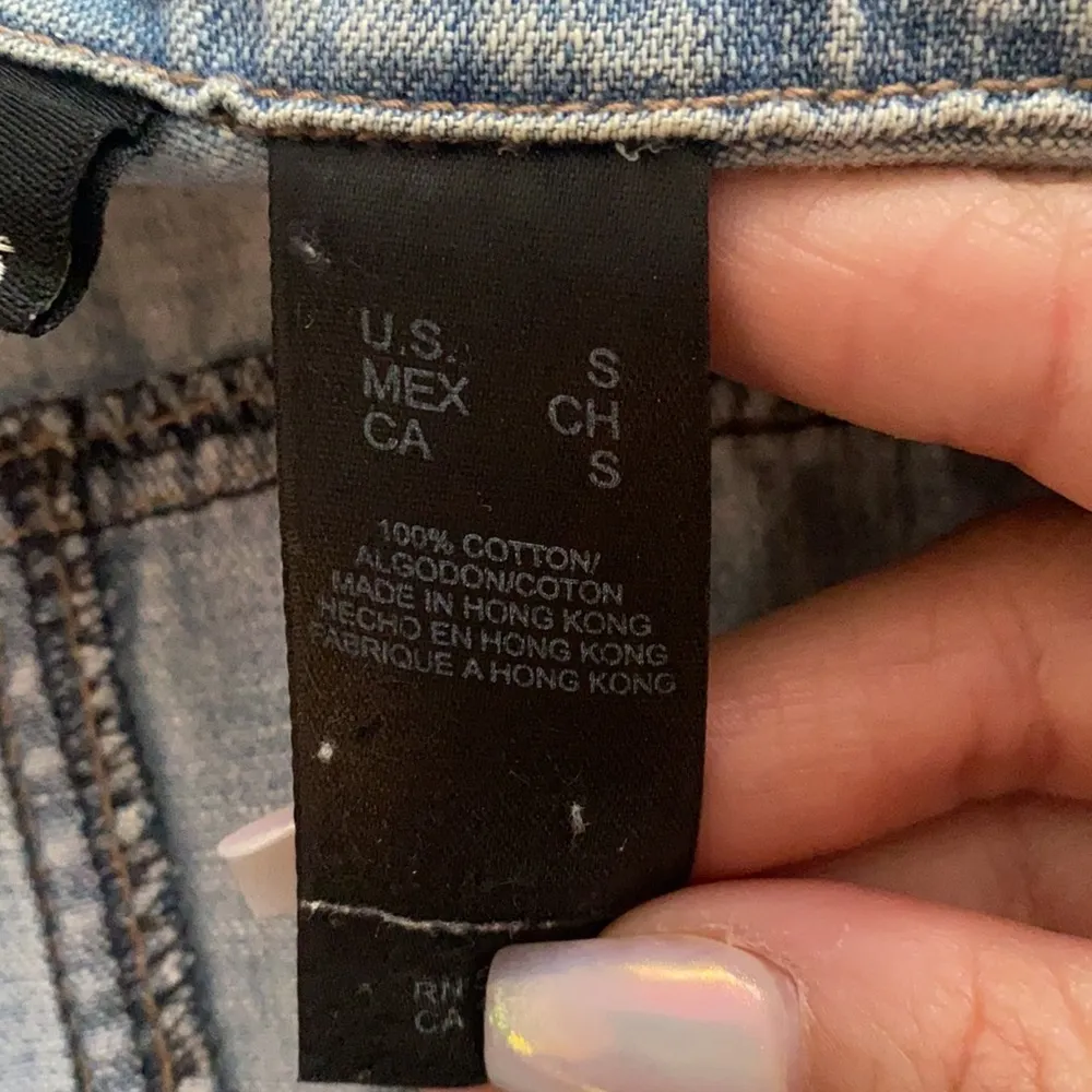 Vintage DKNY Denim Jacket Small Y2K Button Up Stonewash Blue Trucker Womens - Image 3