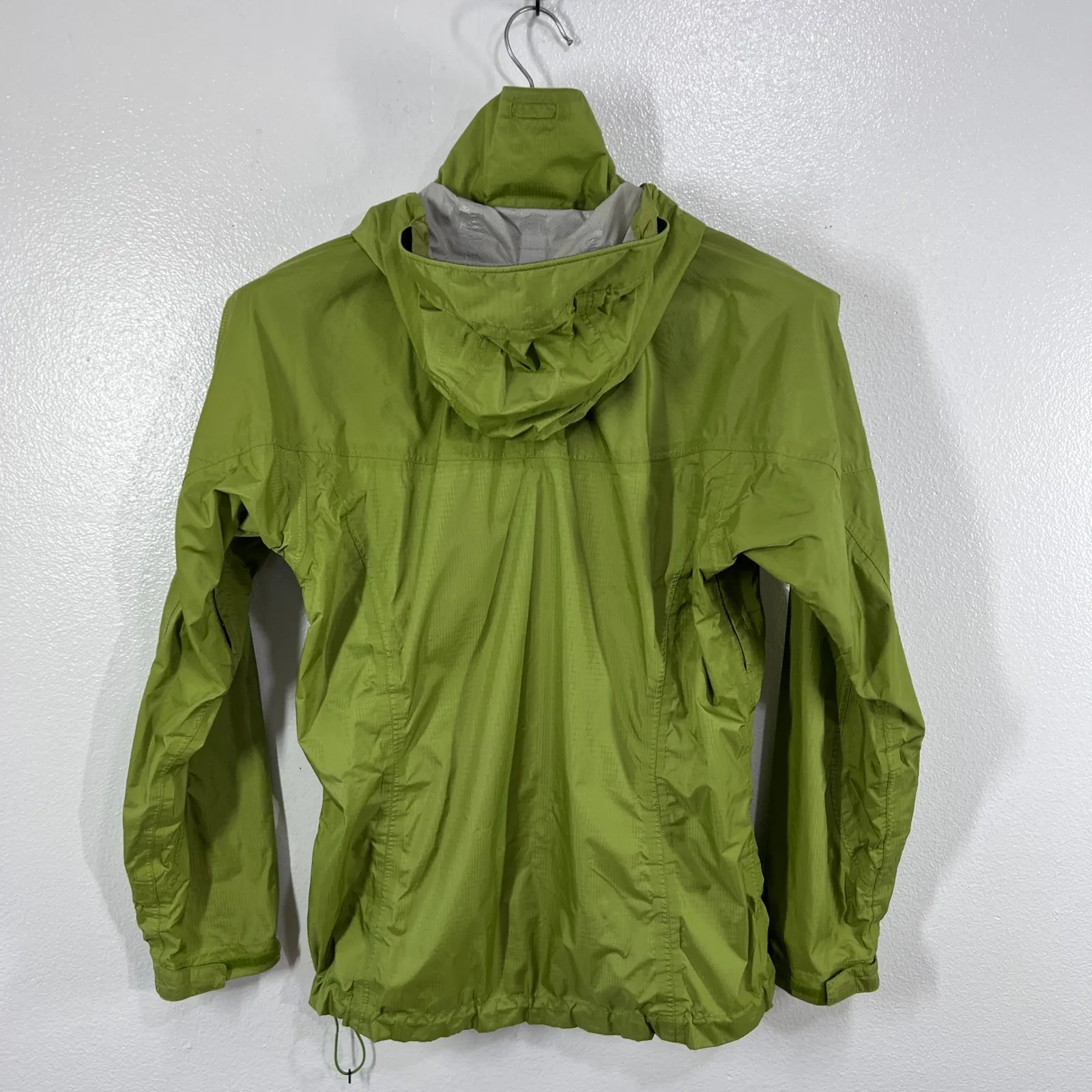 Marmot‎ Women's Small Rain Jacket Green Hooded Windbreaker Hiking Lightweight - Image 3