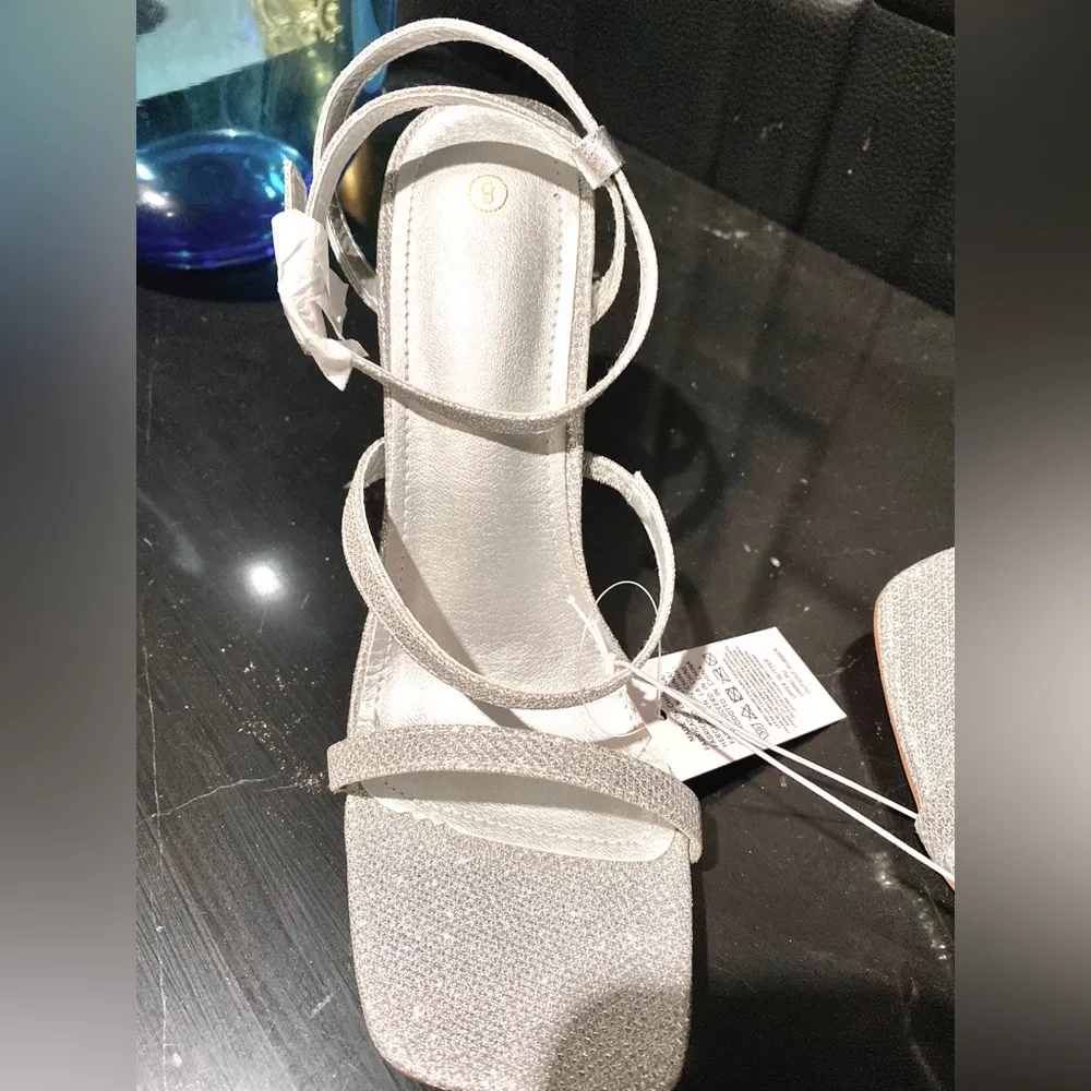 NWT MYSOFT Silver Sparkly Women's Size:8 Square toe 4”  w/ Ankle Strap - Image 5
