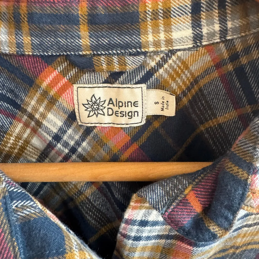 NWT! Women’s Alpine Design multi colored plaid button down flannel shirt, Small - Image 2