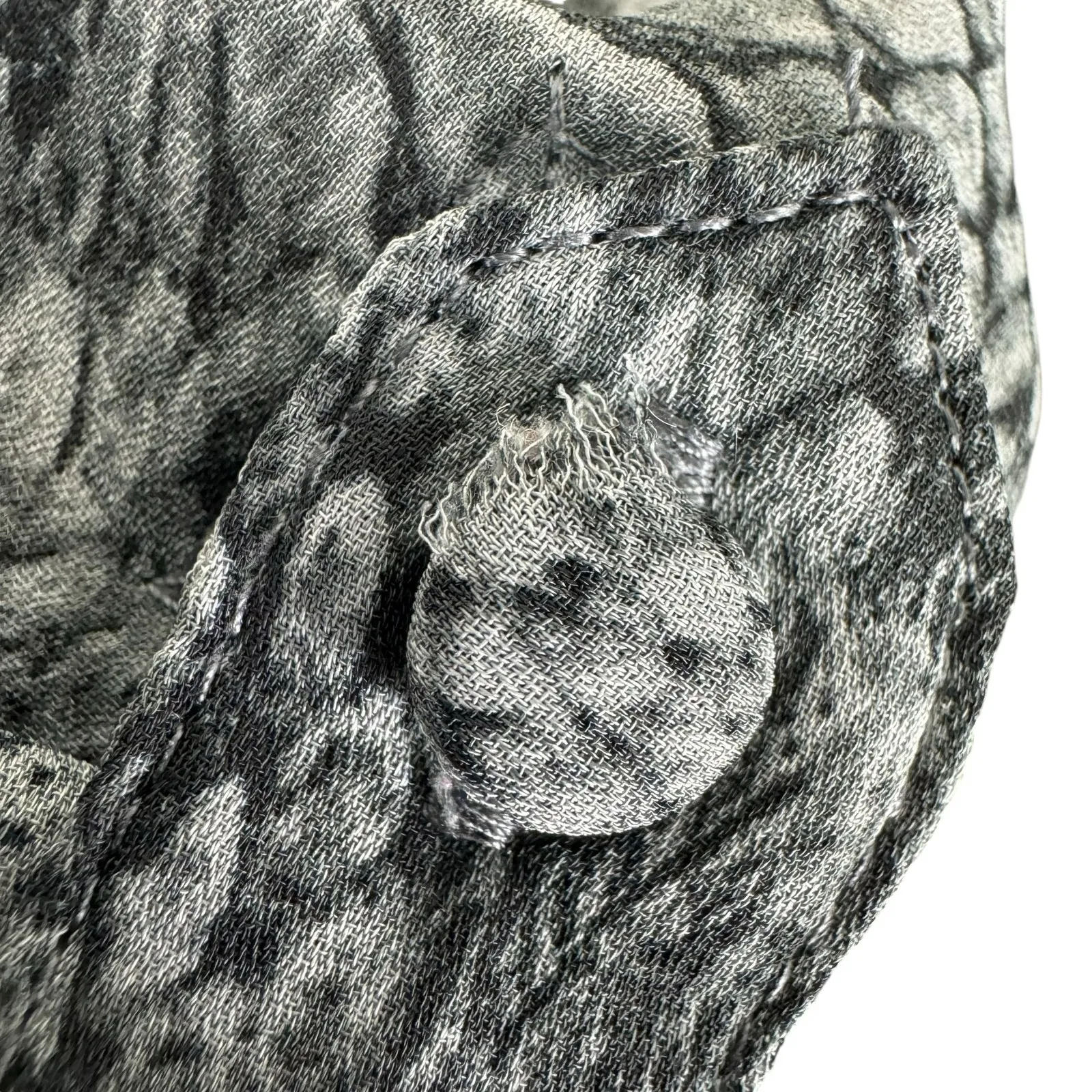 Torrid Gray Black Snakeskin 3/4 Roll Tab Button Up Collared Button Up‎ Blouse 2X - Image 6