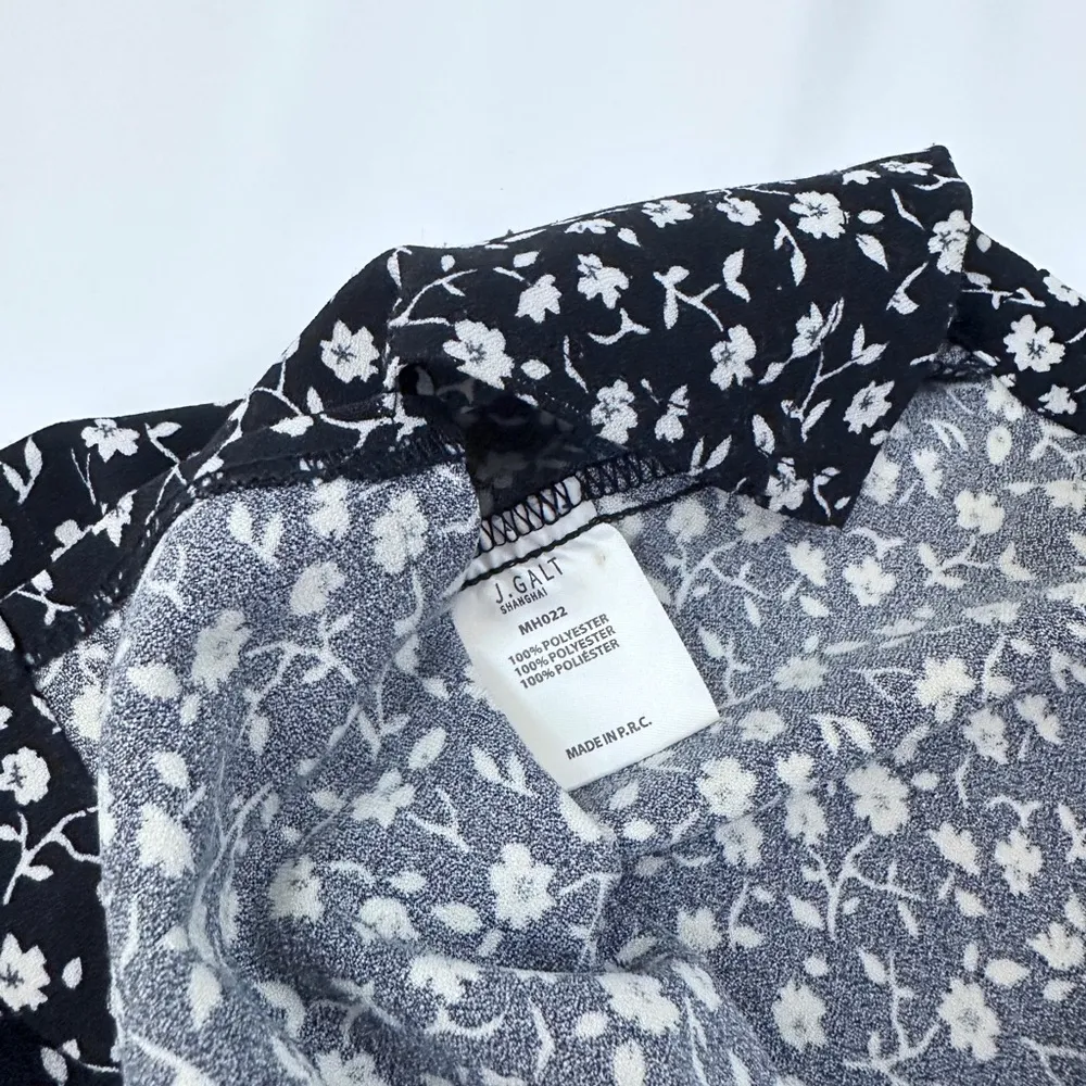 Brandy Melville/John Galt Cara Floral Mini Skirt - Navy - Image 9