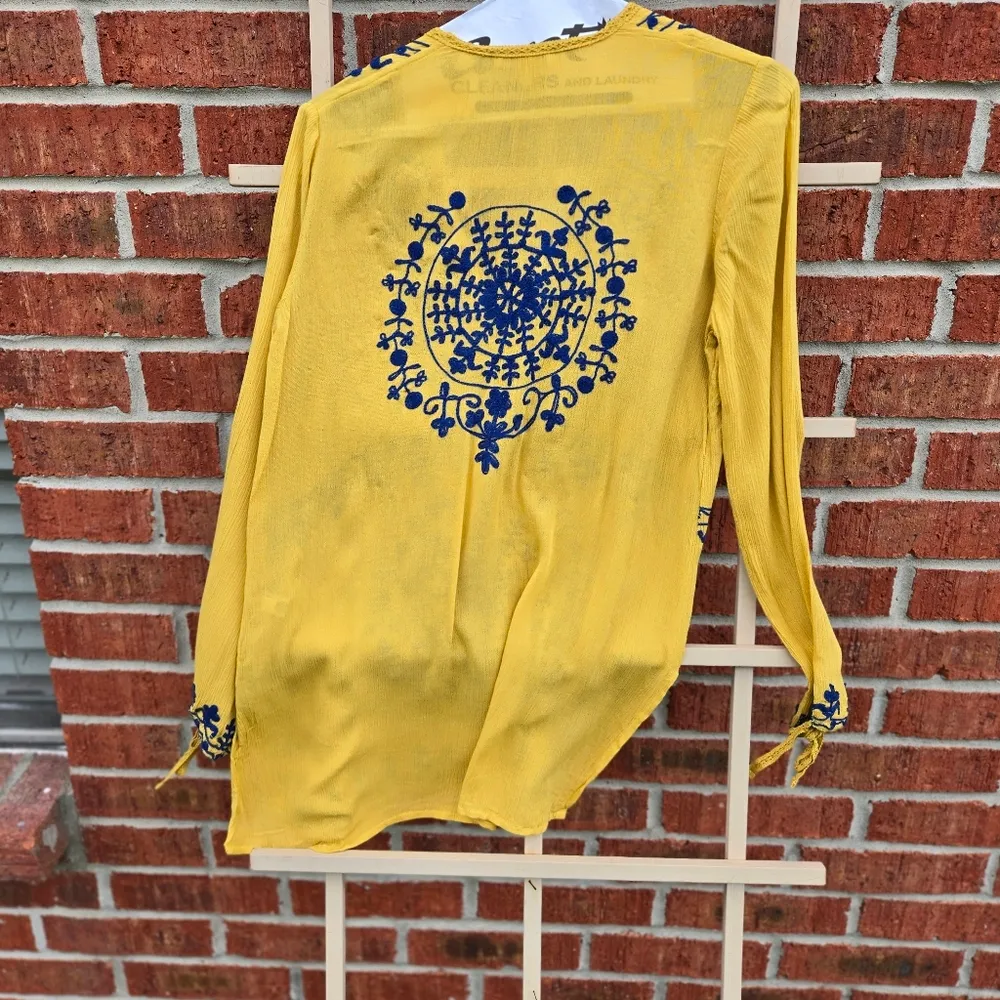 Flint Moss Beach size Small Embeoidered Swim Coverup Yellow & Blue - Image 5