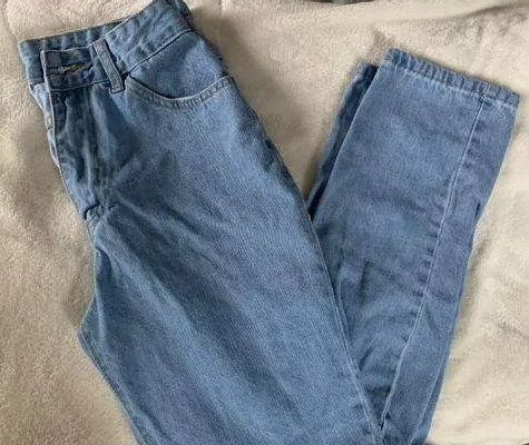 SheIn High Rise Mom Jeans - Image 3