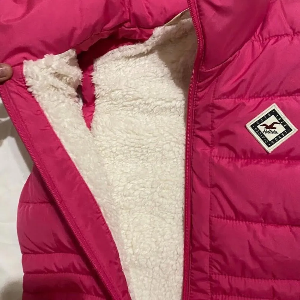 Hollister  puffer vest - Image 4