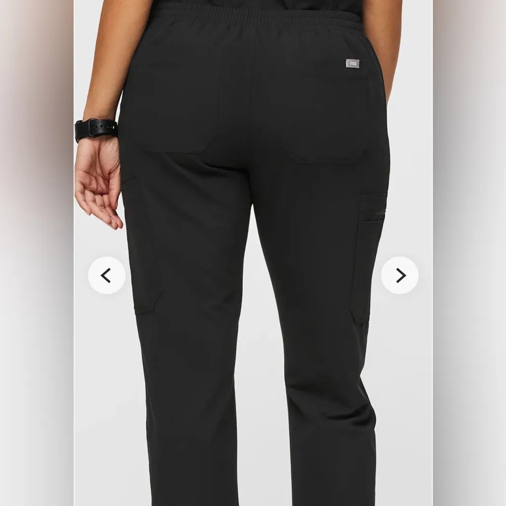 Figs Women's Yola Skinny Scrub Pants Black Size medium/T nurse scrub pants - Image 10