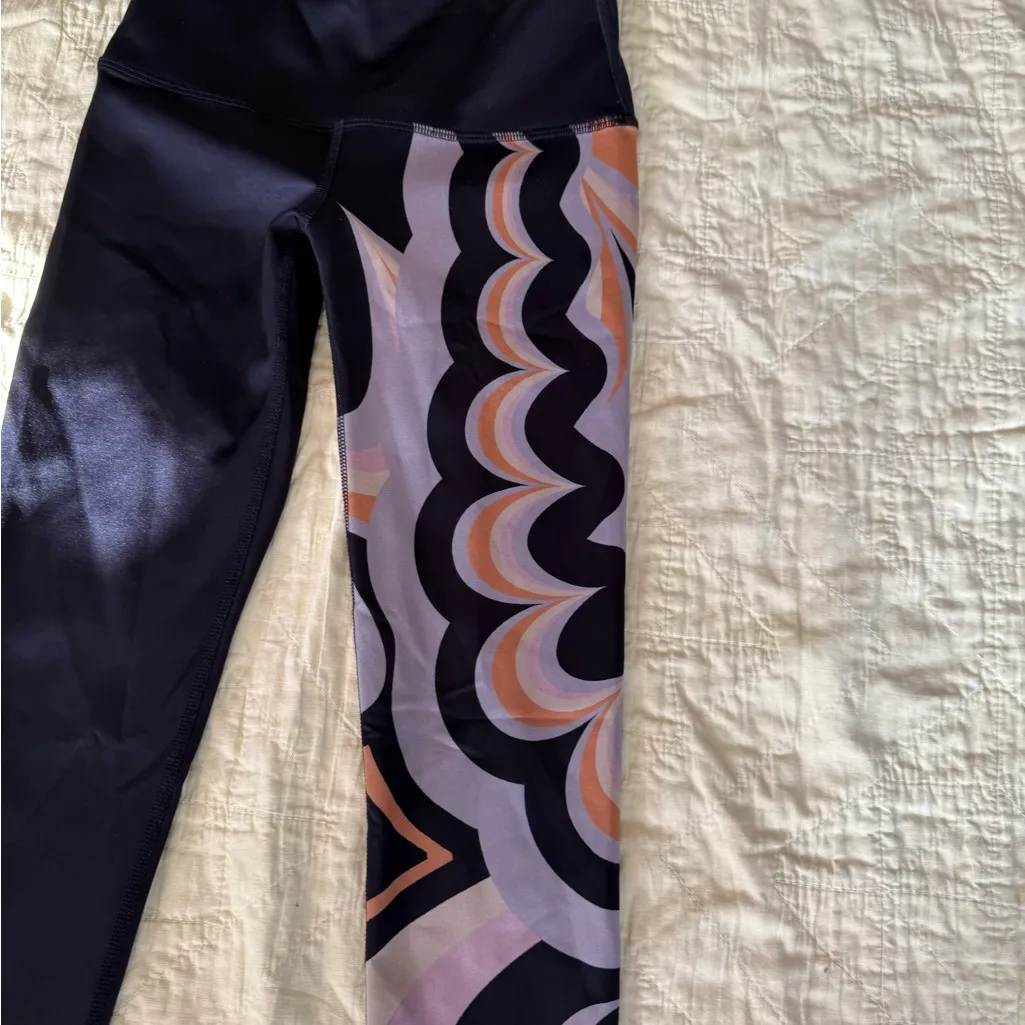 Noli Black Tan Pink Brown Geometric Pattern Leggings EUC Size XS Made in USA - Image 2