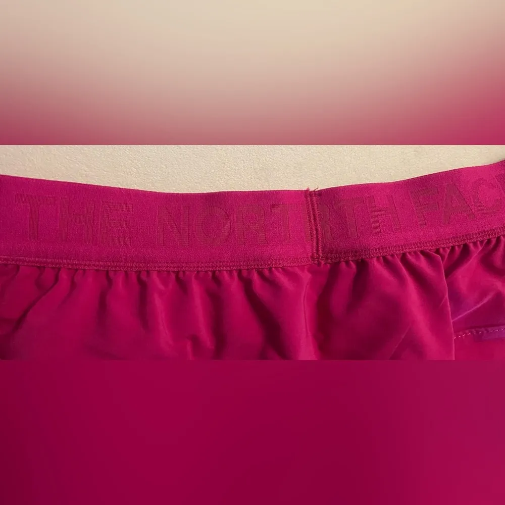 NWT  Woman Shorts Size M Fuchsia Hot Pink Color - Image 9