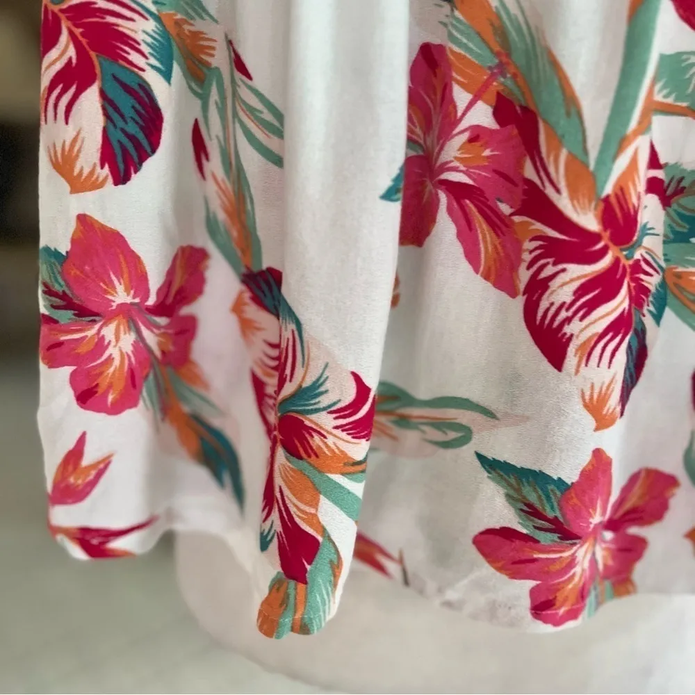 Roxy Shallow End Mini Skirt White Red Floral XS - Image 15