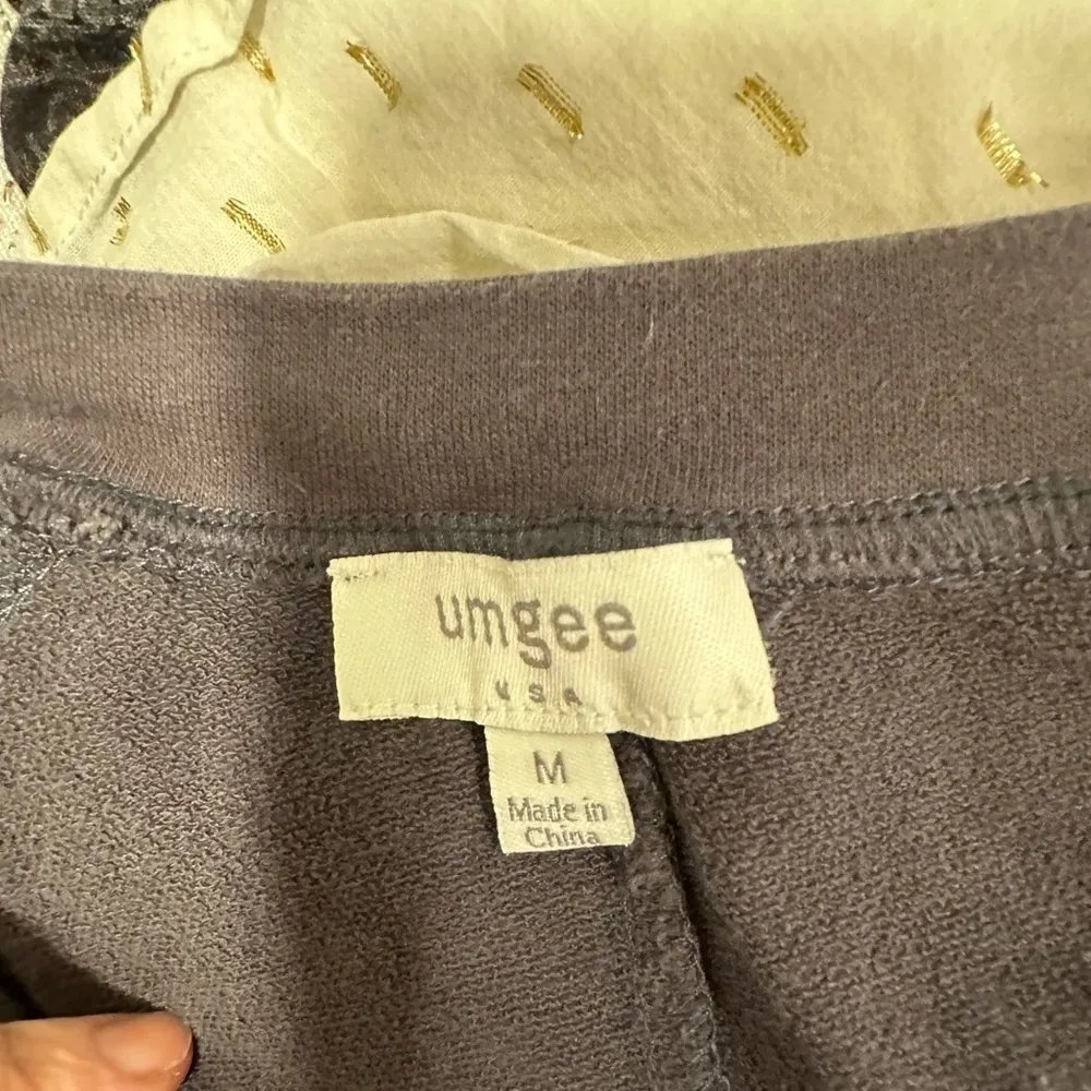 EUC UMGEE SWEATER DRESS VNECK SZ M - Image 4