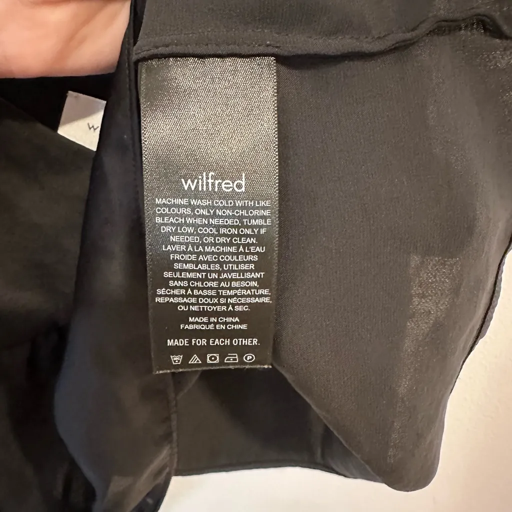 Aritzia Wilfred Lover Satin Camisole Tank Top Women’s Size XL Black Classic - Image 7