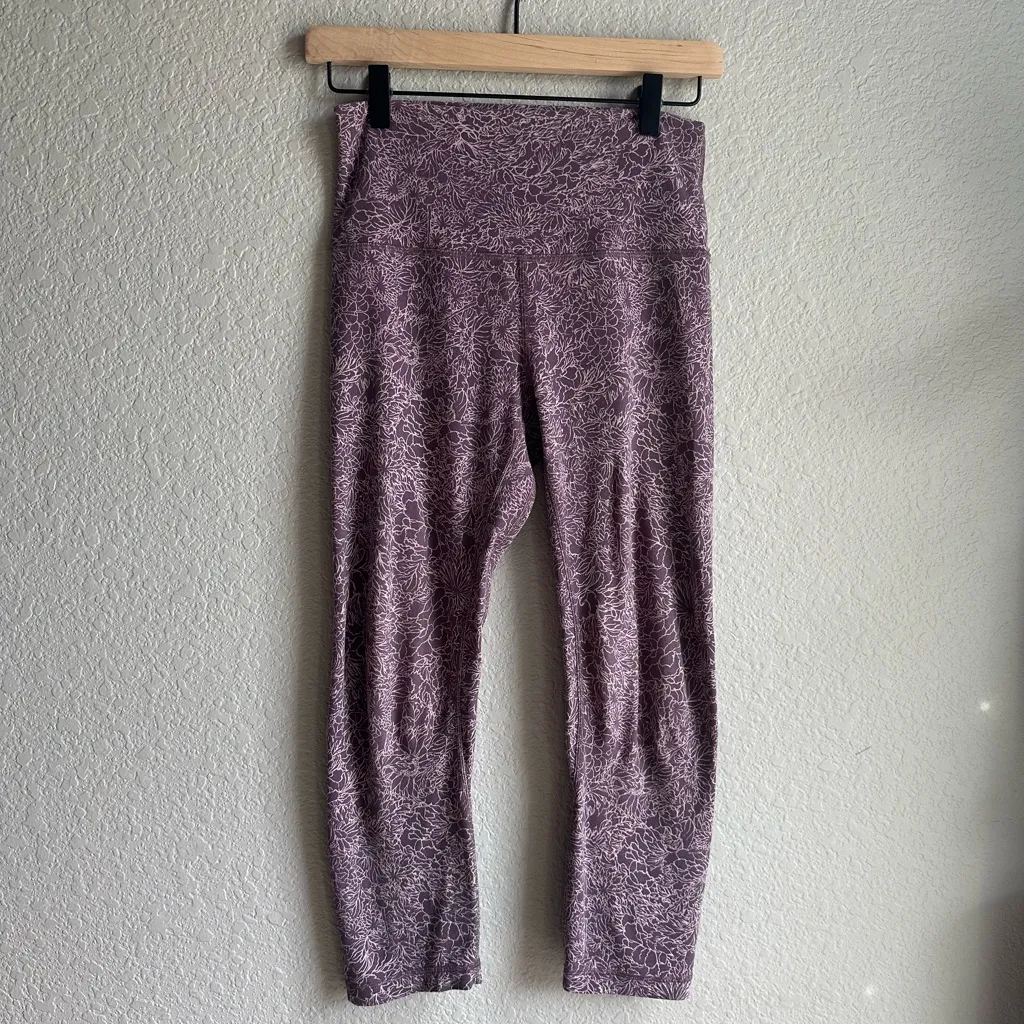 💜Lululemon Align Crop Purple Floral Patterned Leggings - Image 5