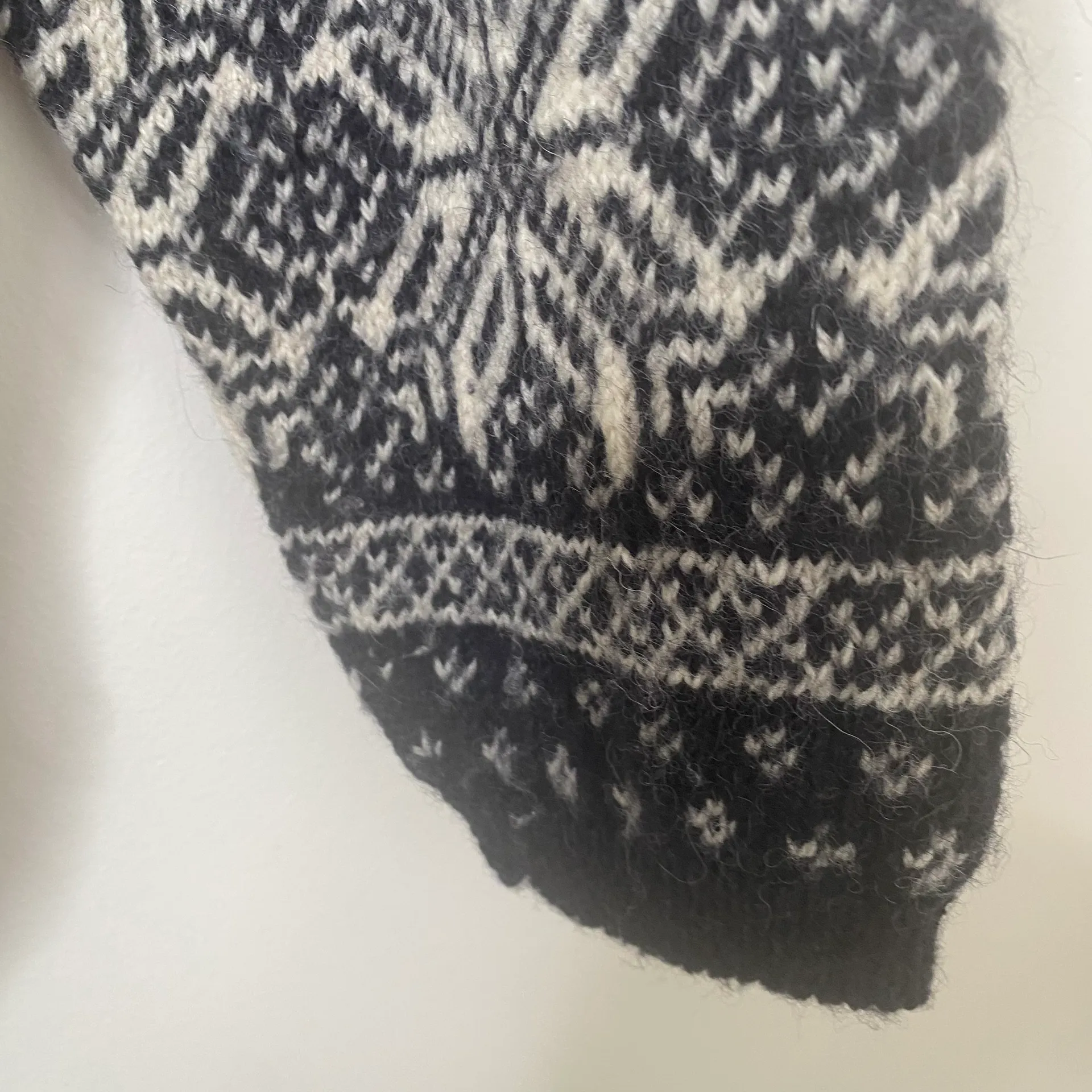 Alps Vintage  Snowflake Pattern 100% Wool Cardigan Sweater - Image 10