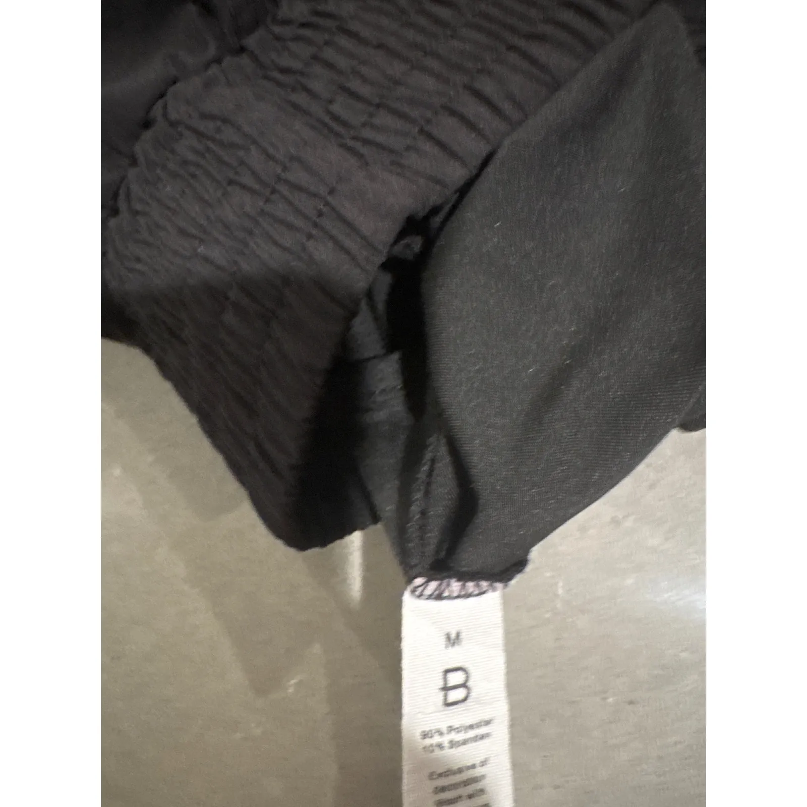 Black Running Shorts With Zipper Pockets Athletic Gym Workout Black Size M - Image 3