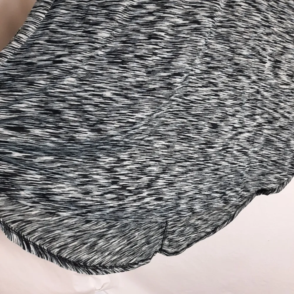 LuLaRoe Carly T-shirt Dress Women's Size XXS Black Asymmetrical Oversized Fit - Image 8