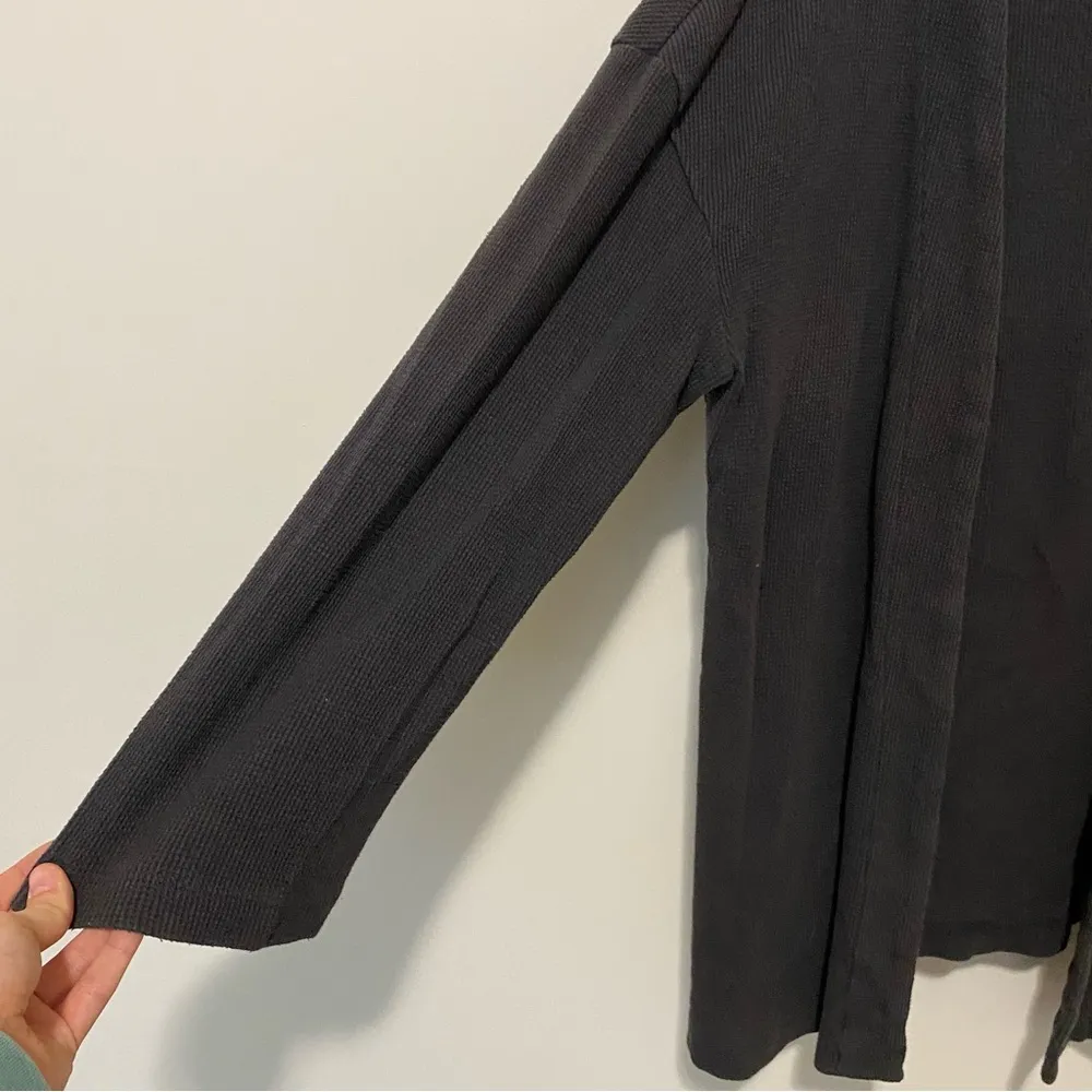 Anthropologie Saturday Sunday Charcoal Gray Waffle Knit Cardigan small - Image 2