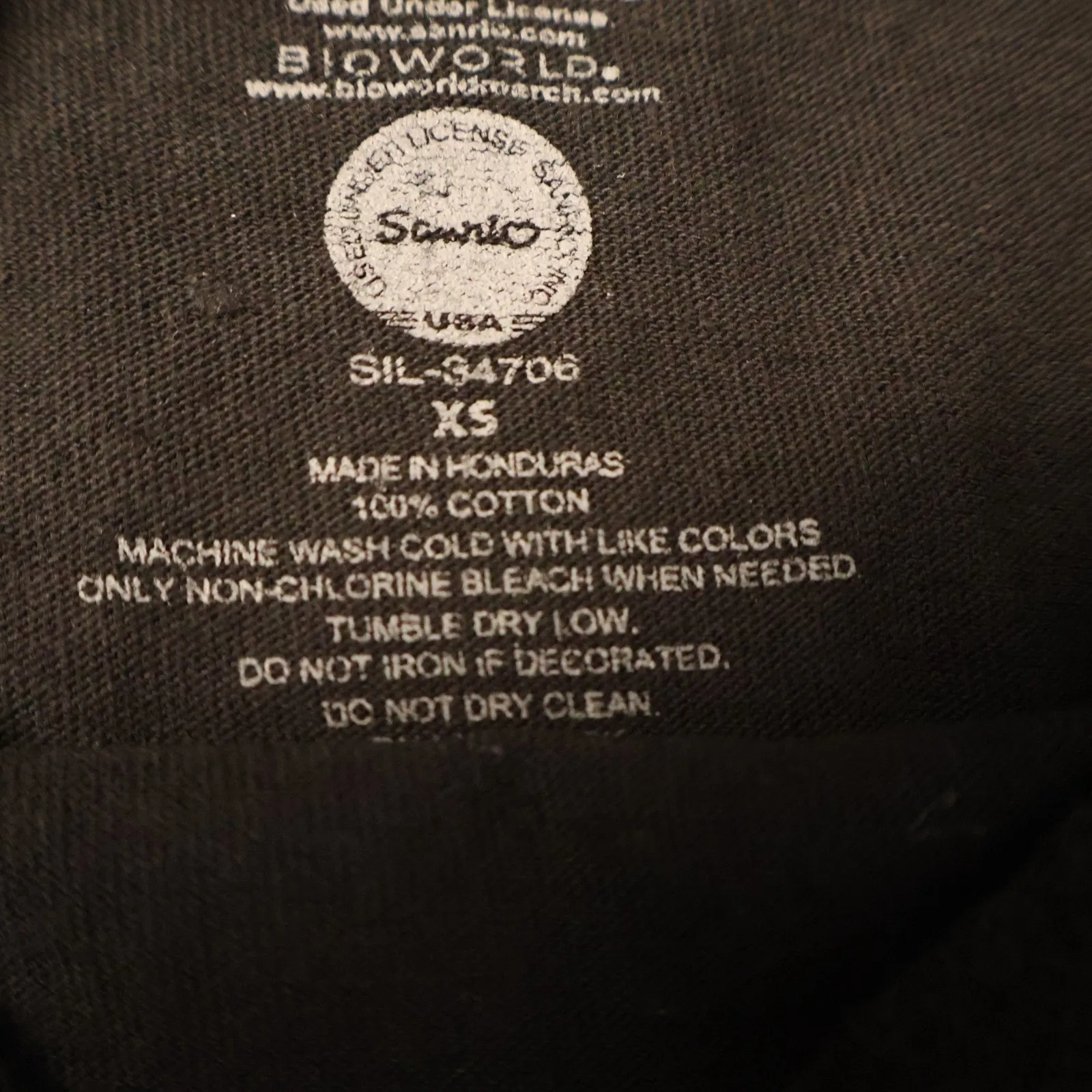 Kuromi By Sanrio Hearts & Skulls Graphic‎ Tee Black Goth Kawaii Emo Alt Size XS - Image 5