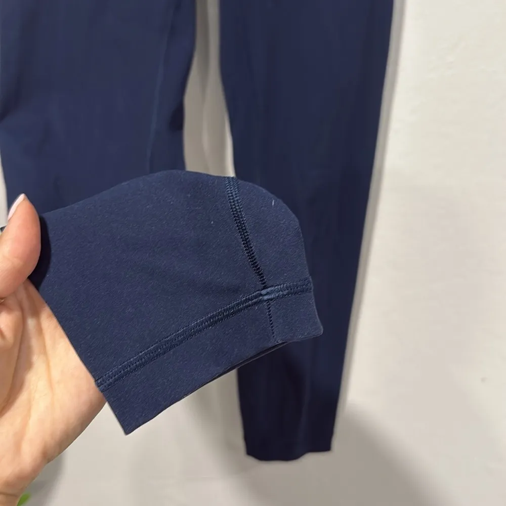 Lululemon cropped leggings size 4 navy blue - Image 5