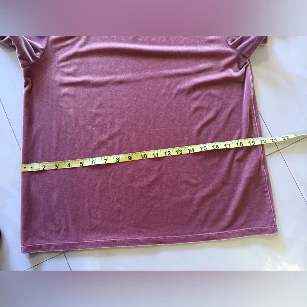 Abercrombie and Fitch Velvet short sleeve top wine color size M comfy top - Image 13