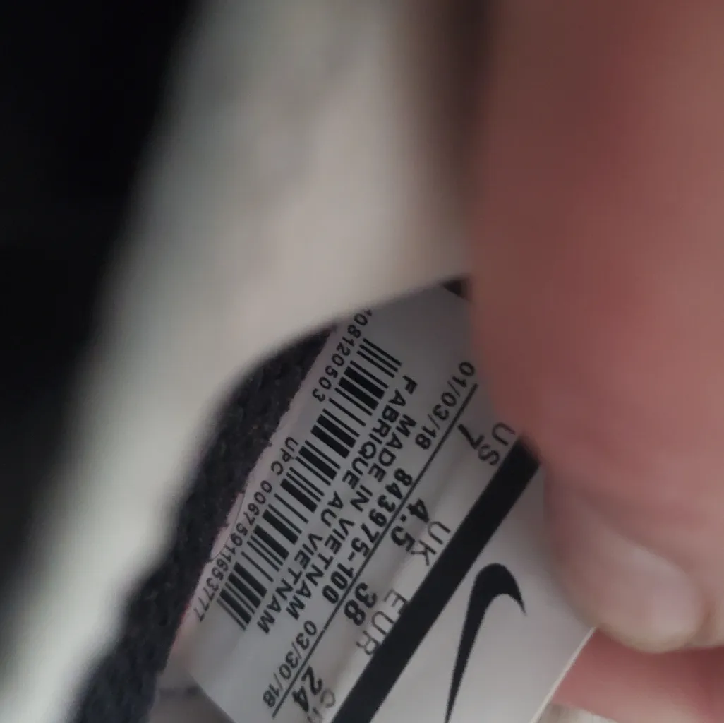 Nike Air Zoom Strong White and Black size 7 women's worn twice so like n… - Image 7