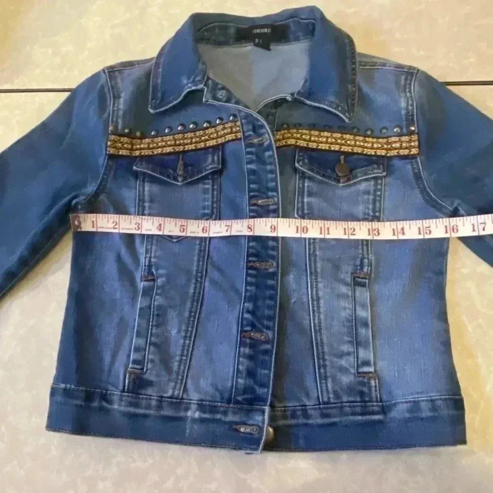Forever 21 Cropped Denim Jean Jacket Studded Embroidered Aztec design Size Small - Image 7