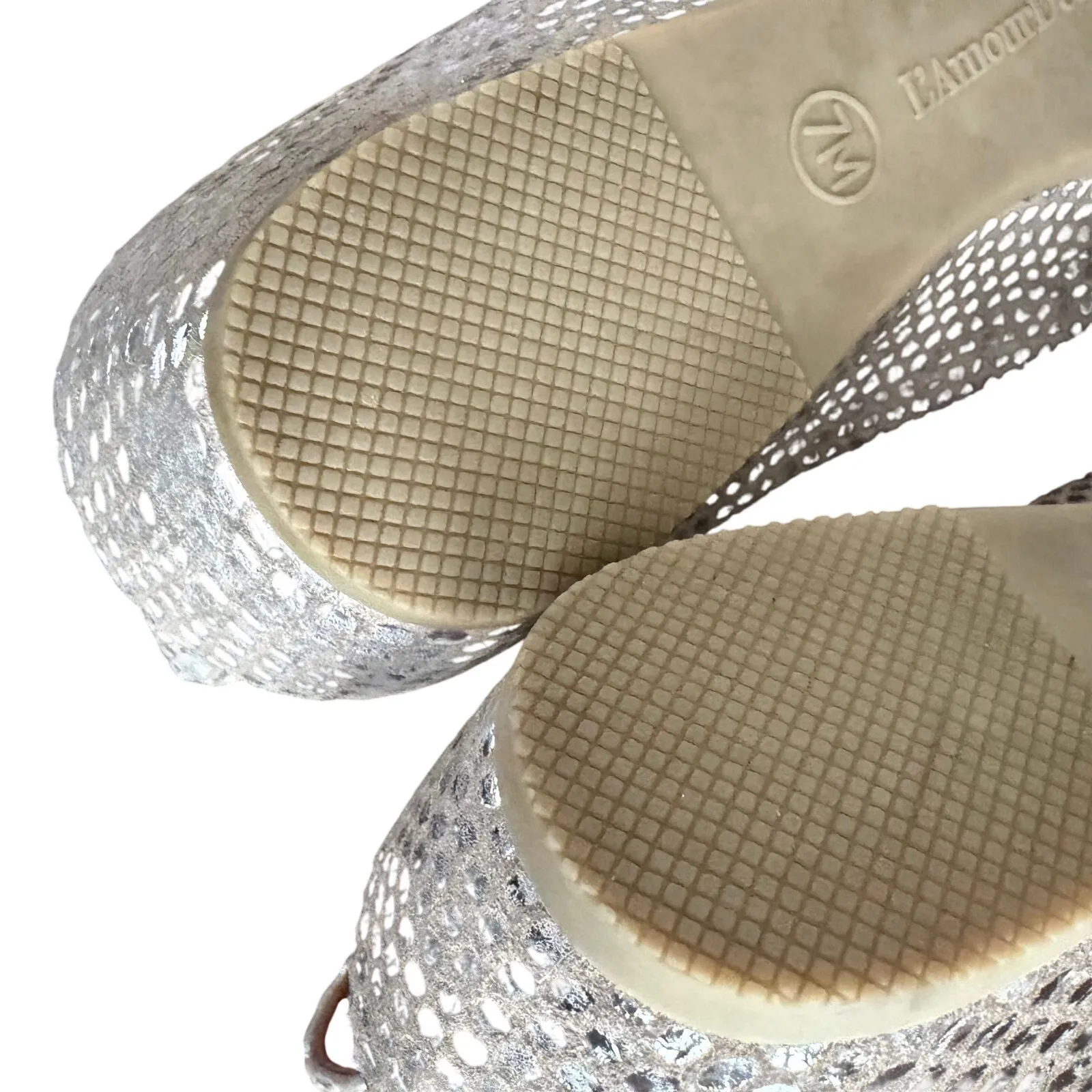 L'Amour Des Pieds Brettany Wedge Sandal Size 7 Silver Gold Snake Modern Classic - Image 11