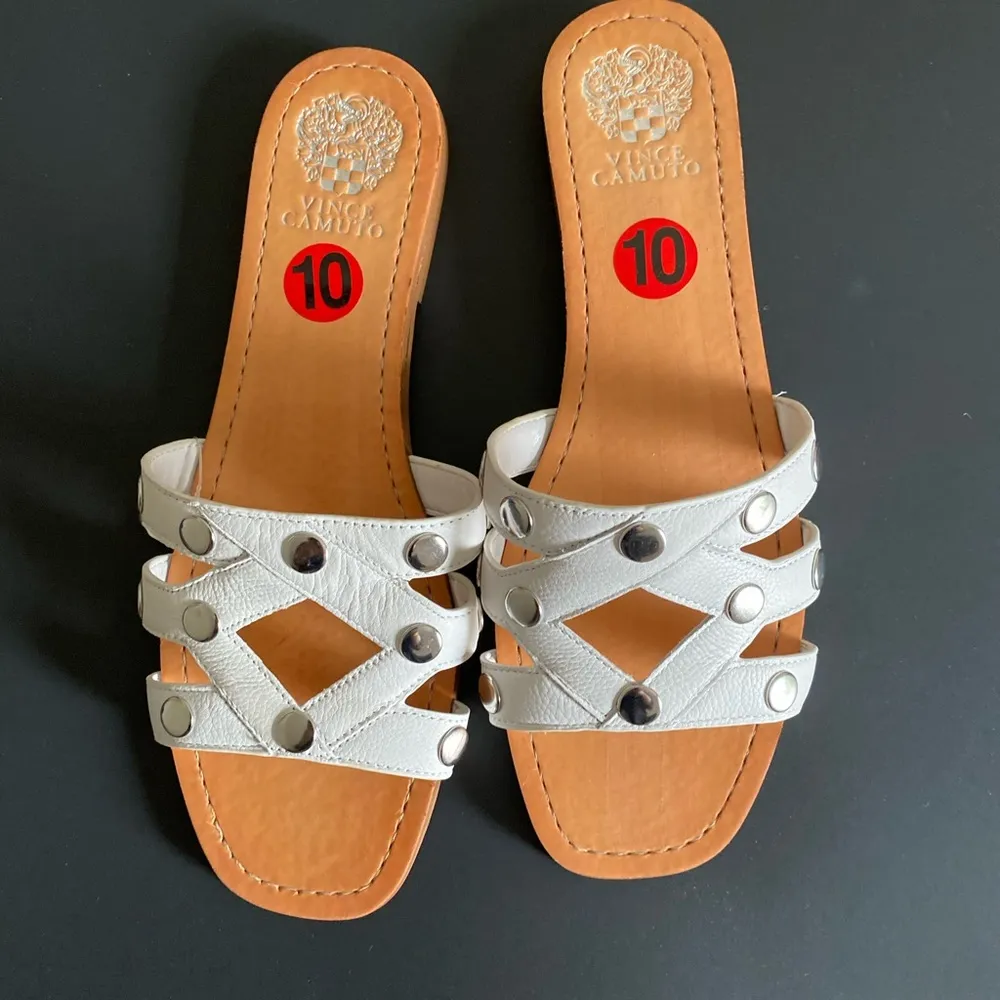 NEW Vince Camuto Vazista Studded Slide Sandal - Image 9