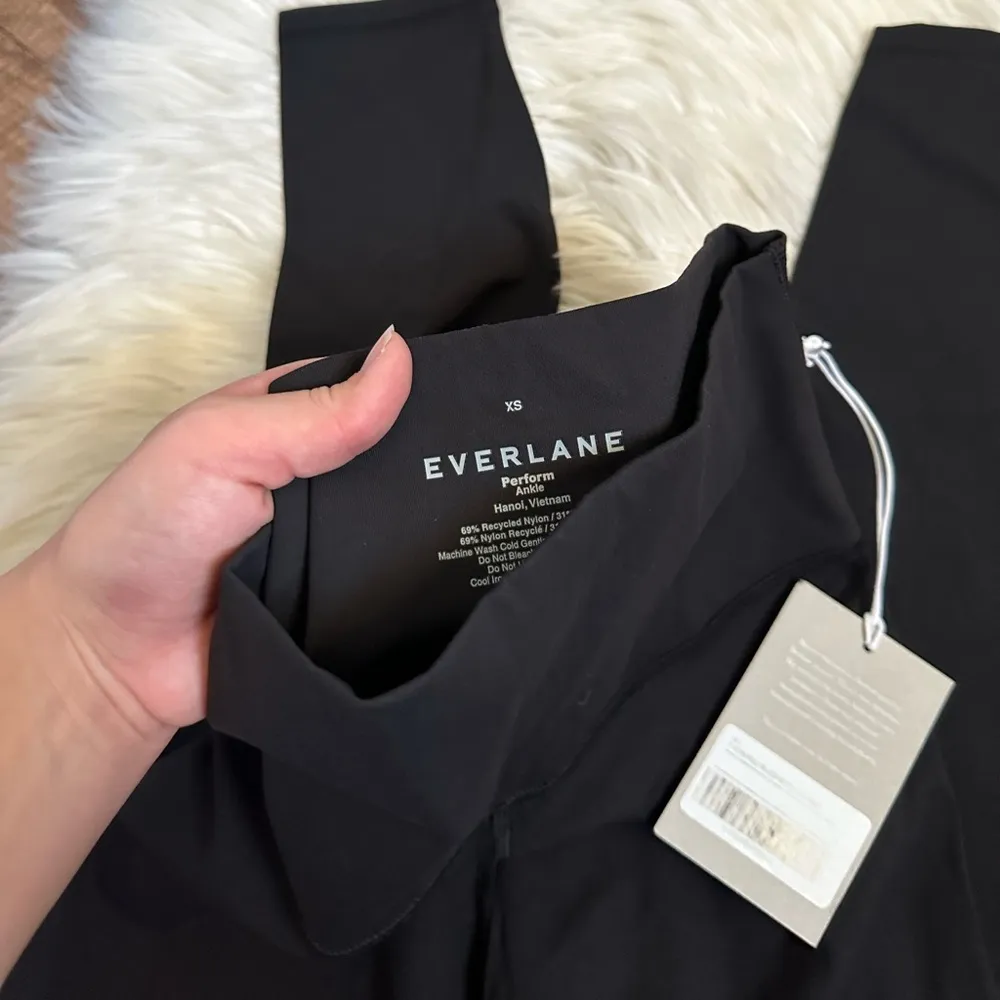 EVERLANE The Perform Legging In Black - Image 9