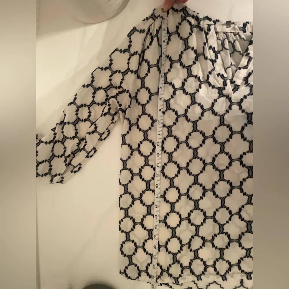 LOFT long sleeve popover, navy/white, size medium - Image 7