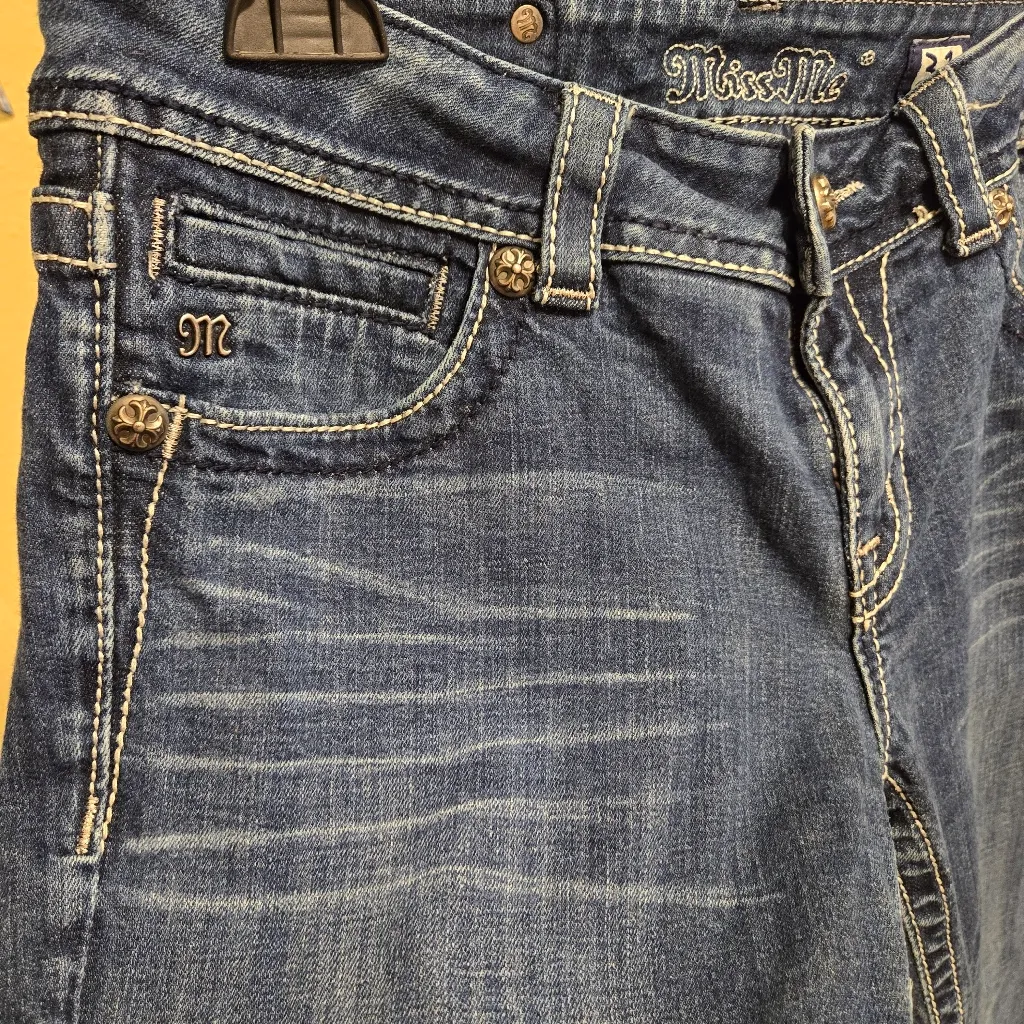 Miss Me Fleur De Lis Rhinestones Boot jeans 31 - Image 4