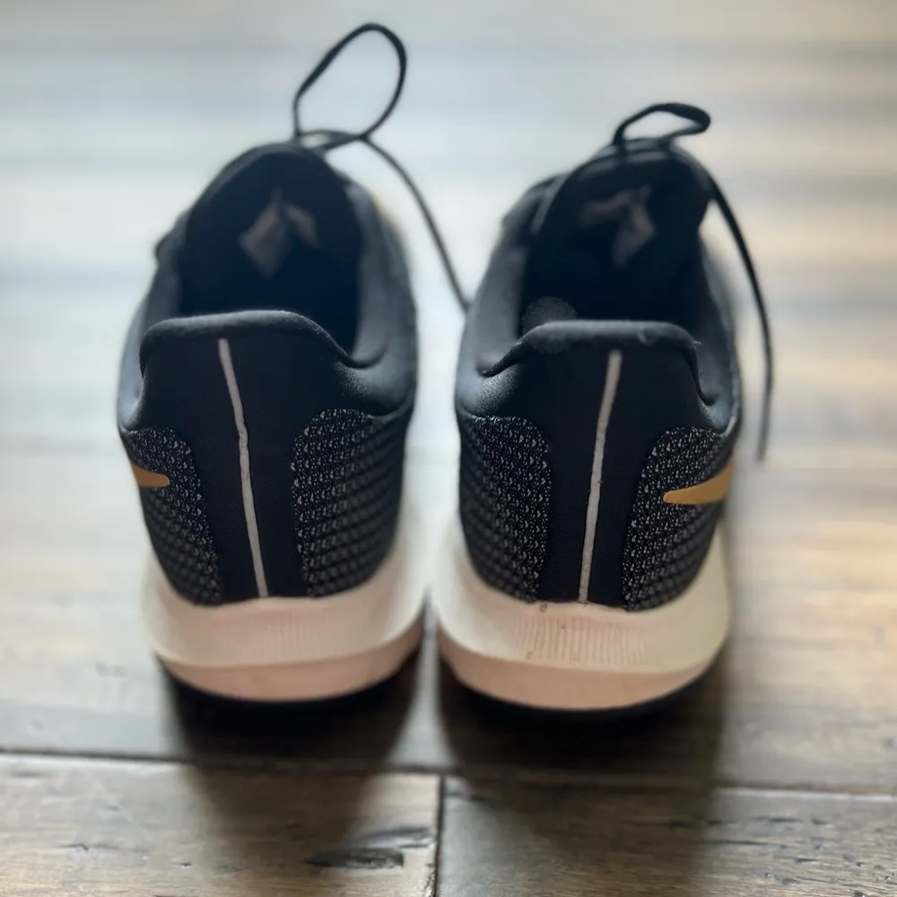 Women’s Nike Running Shoes, 10 - Image 2