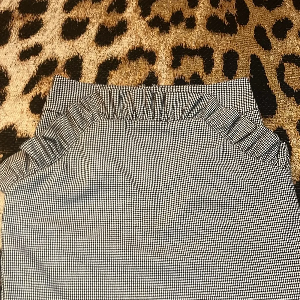 H&M  houndstooth ruffle mini skirt - Image 2