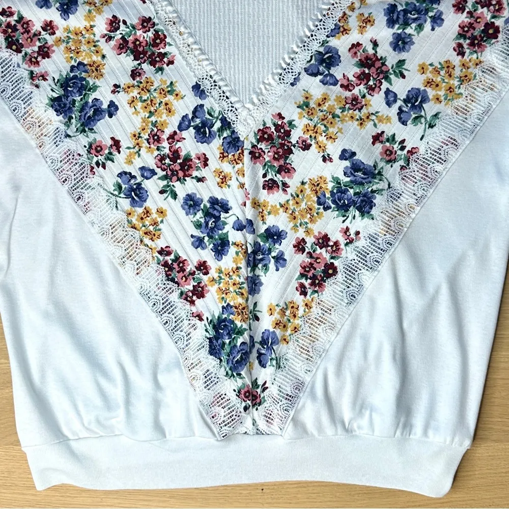 Vintage USA Made Floral Lace Chevron Shirt L/XL Alabuy Cottagecore Grandmacore White Size L - Image 8