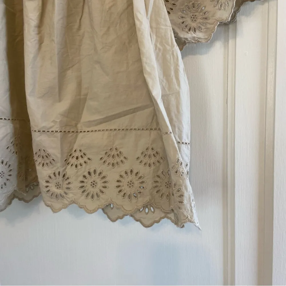 Gap Eyelet Flutter sleeve top - Image 3