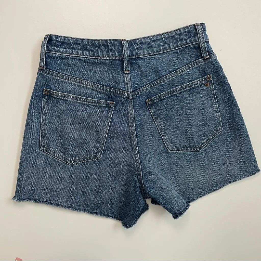 Madewell Shorts The Curvy Perfect Jean High Waisted Raw Hem Medium Wash Blue - Image 5