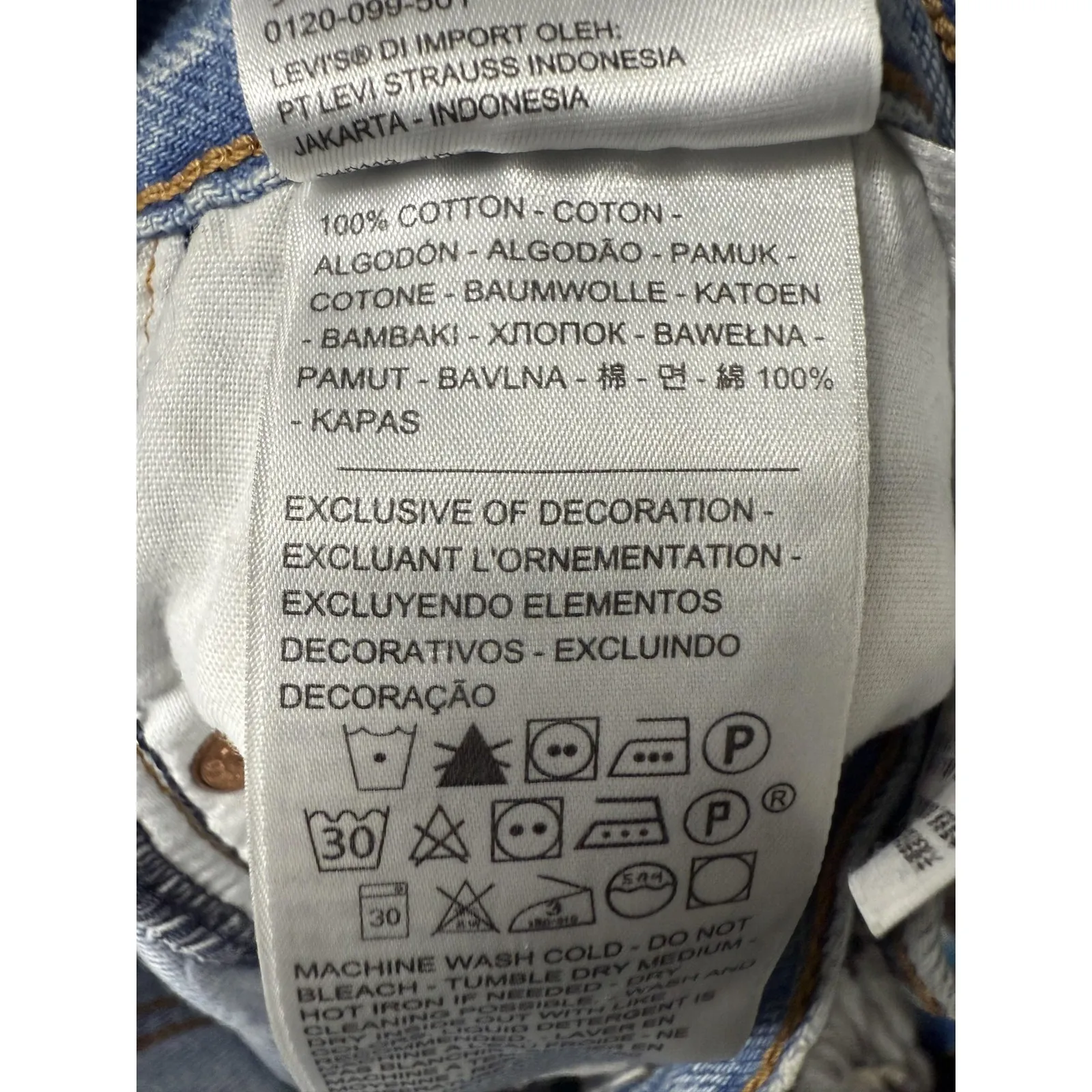 Levi's Jeans Womens 26 Light Wash Wedgie Fit High Rise Distressed Ripped Denim - Image 6