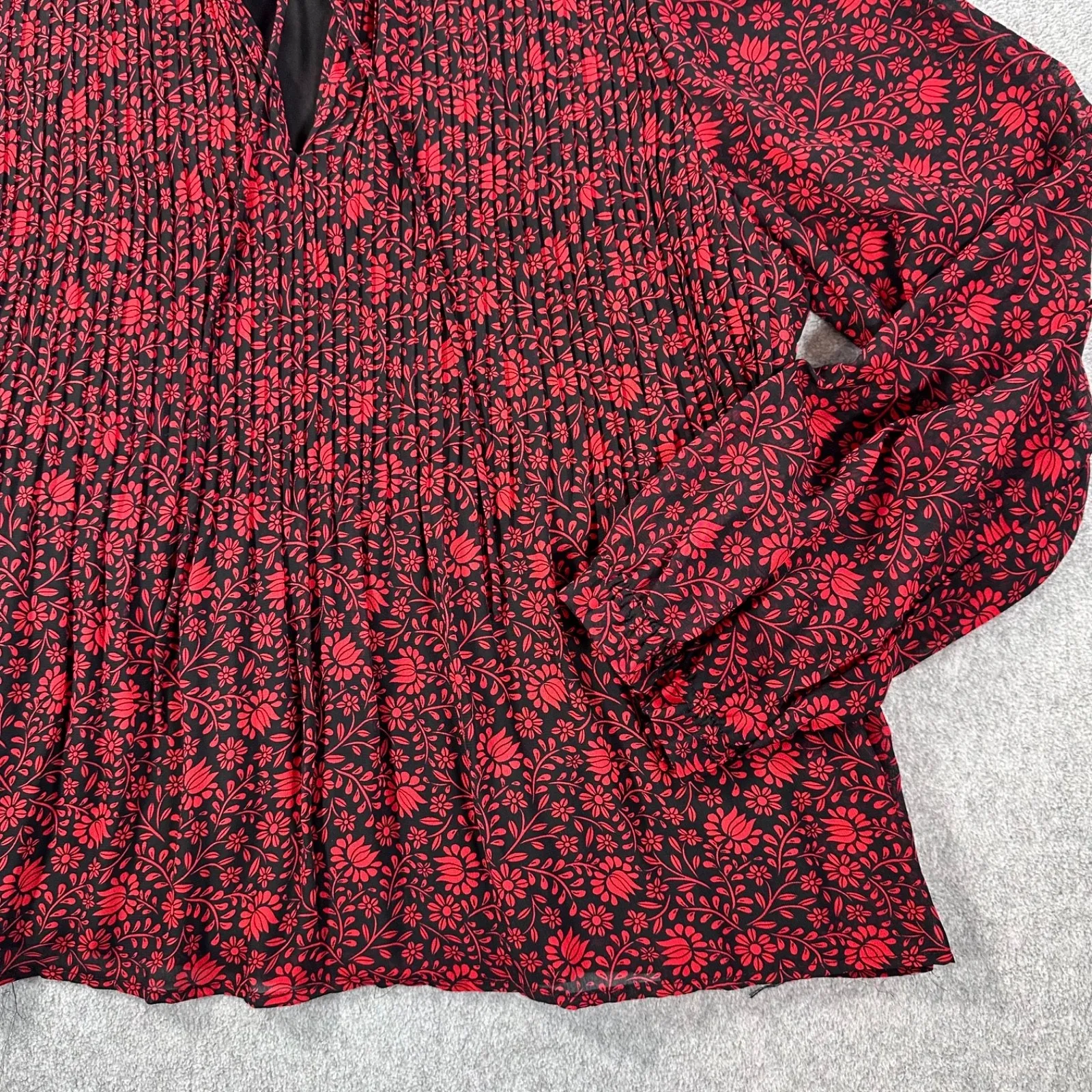 Philosophy Red Floral Pleated Peasant Blouse Women's Large V-Neck Sheer Sleeve - Image 5