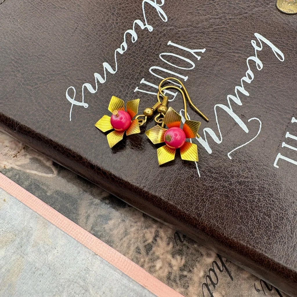 Vintage Flower Dangle Earrings Brass Pink Bead Gold - Image 5