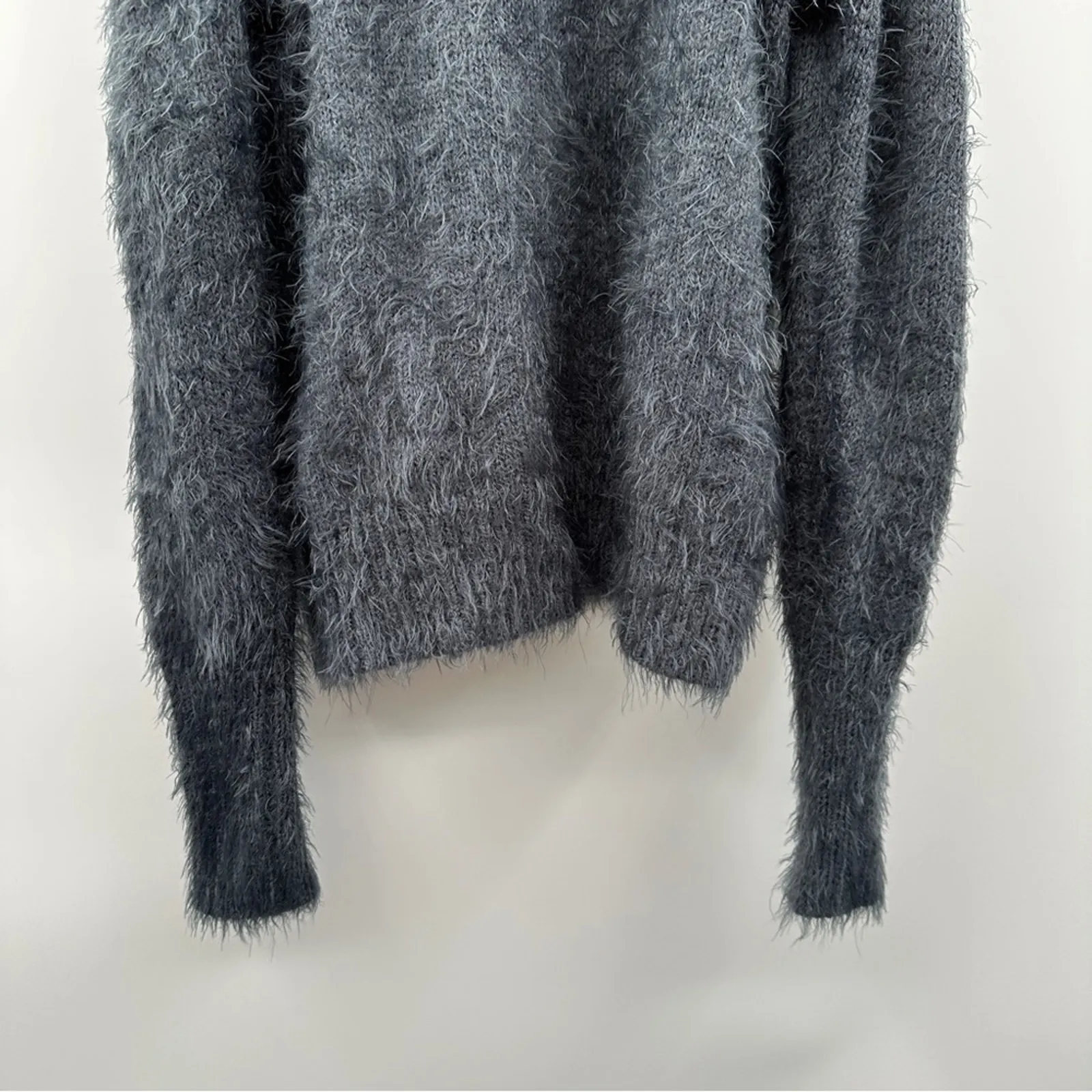 Anthropologie Moth Bienne Gray Chenille Fuzzy Cold Shoulder‎ Pullover Sweater M - Image 5