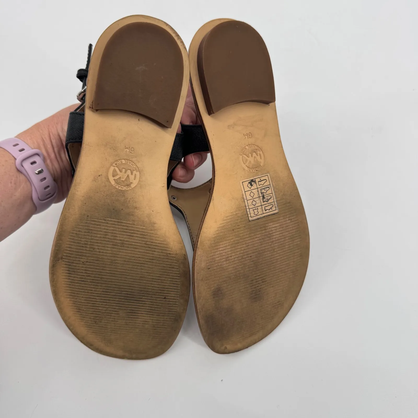 Michael Kors Women's MK‎ Plate Logo Thong Flat Sandal Black Leather Size 6 - Image 5